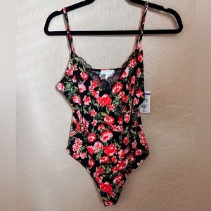 LEITH Women’s Floral Bodysuit‎